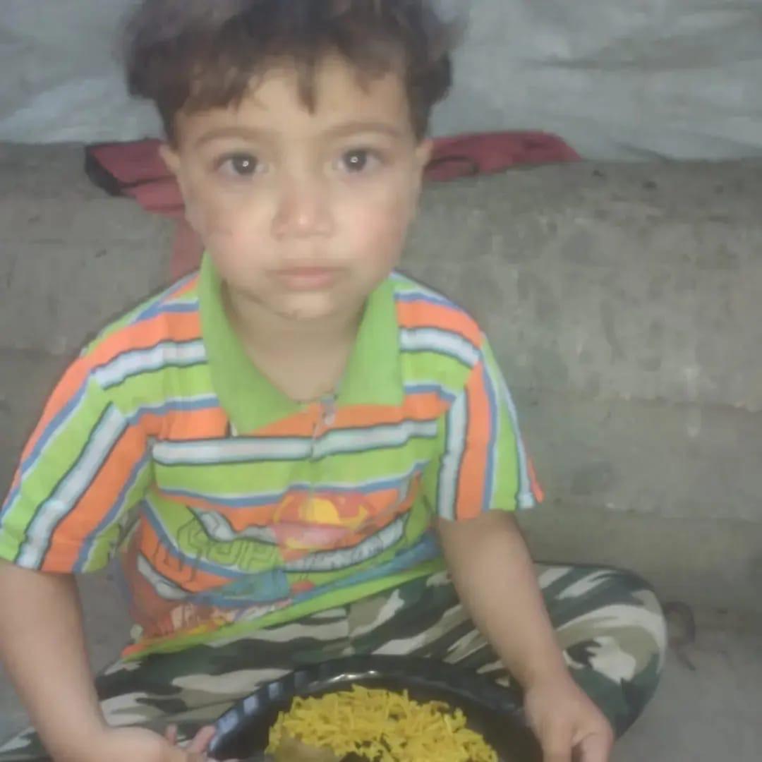 HelpNeama's tweet photo. This Ramadan comes heavy with hunger and a severe lack of donations.
 children are waiting for a single meal to ease their hunger.
In this month of mercy, do not let anyone sleep hungry… your charity today could be life for an entire family. 🌙🤍

https://t.co/ftoWGl65Sq https://t.co/kwXmeJACWc