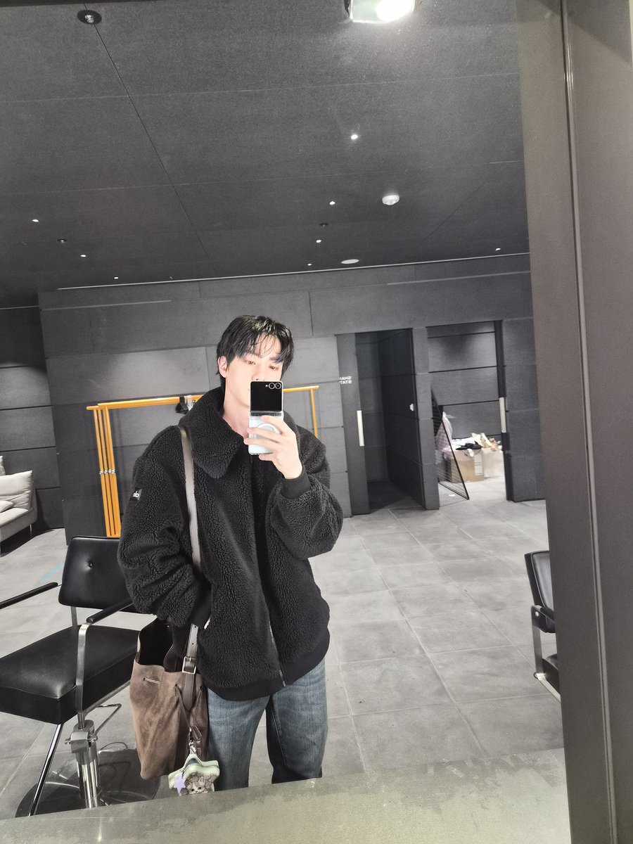 [🌟 WEVERSE] 

#Jin wrote a new post on Weverse..! 

🐹 Get off work~