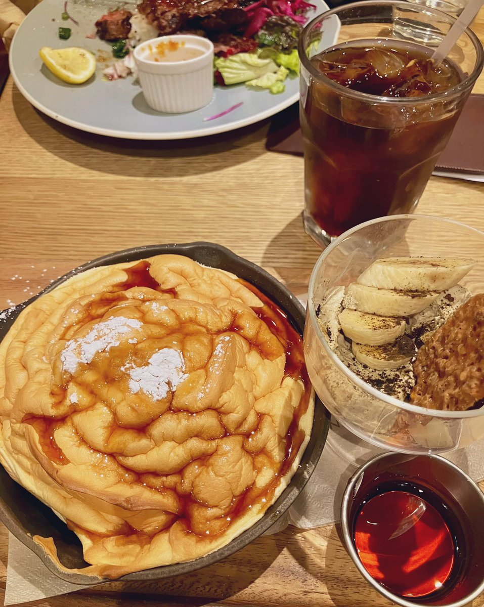 lonestarqueen's tweet photo. Had a nice lunch with my friend in Shibuya. 🥞🍌☕️
Most of the customers at this café were women even on Valentine’s Day. 💝
We exchanged a box of chocolate each other. 🍫👩🏼‍🤝‍👩🏽 https://t.co/yl287sw4XE