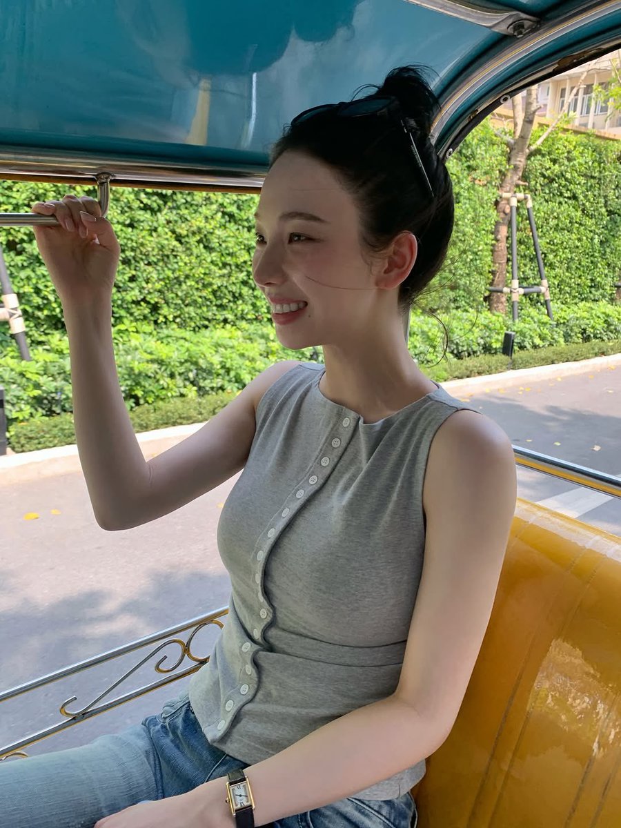 MSY02011020's tweet photo. aespa KARINA  very cute
 #aespa #KARINA #instagram https://t.co/CfkCW0asju