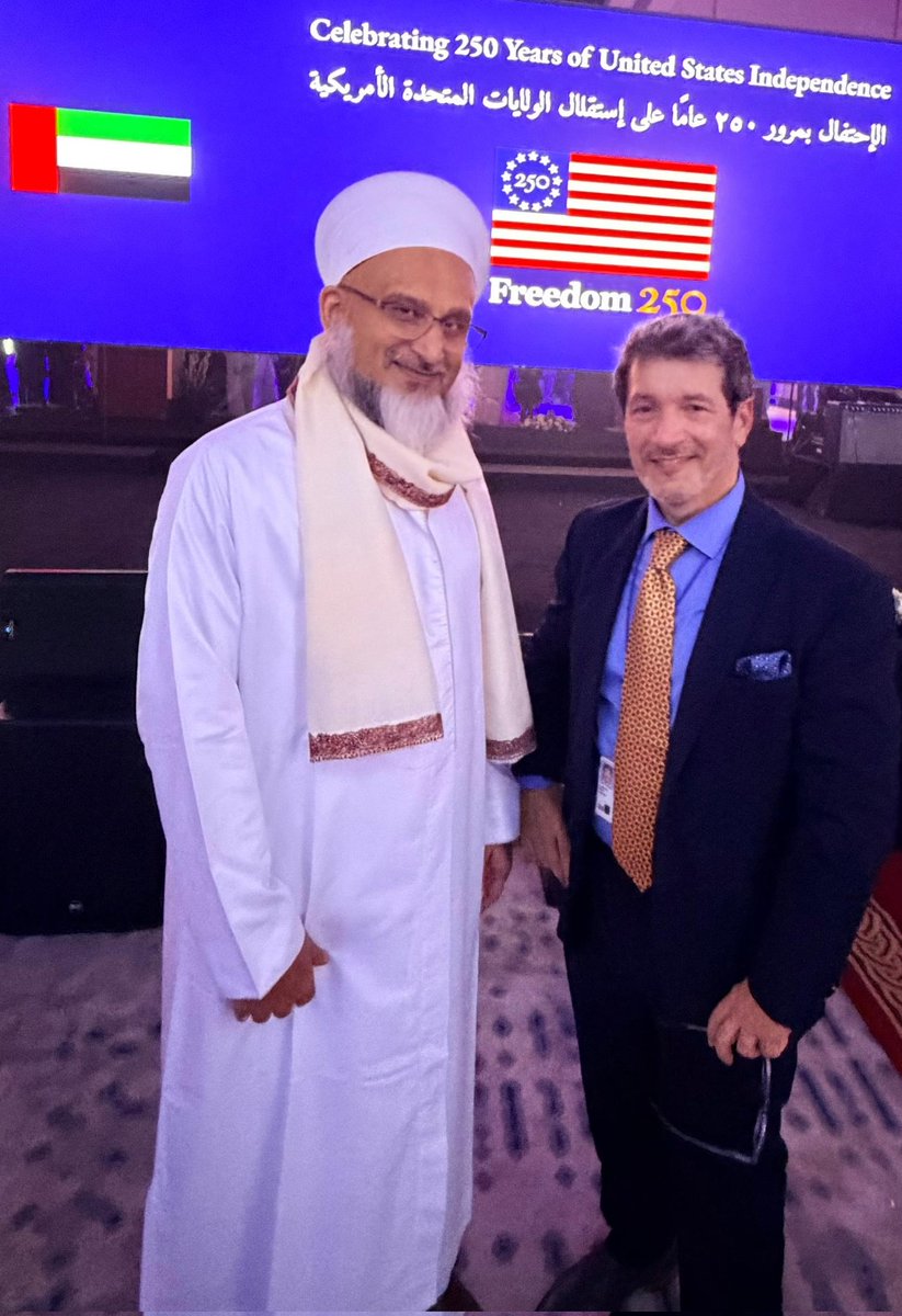 Bohras_MidEast's tweet photo. Members of the #UAE @Dawoodi_Bohras community were delighted to join Consul General H.E. Robert Raines and other distinguished diplomats at the InterContinental #Dubai Festival City to mark the USA’s 250th Independence anniversary. 🇺🇸🤝🇦🇪
The evening was a display of the community's shared values and commitment to cultural exchange.
#USA250 
@Bohras_USA @USAinUAE