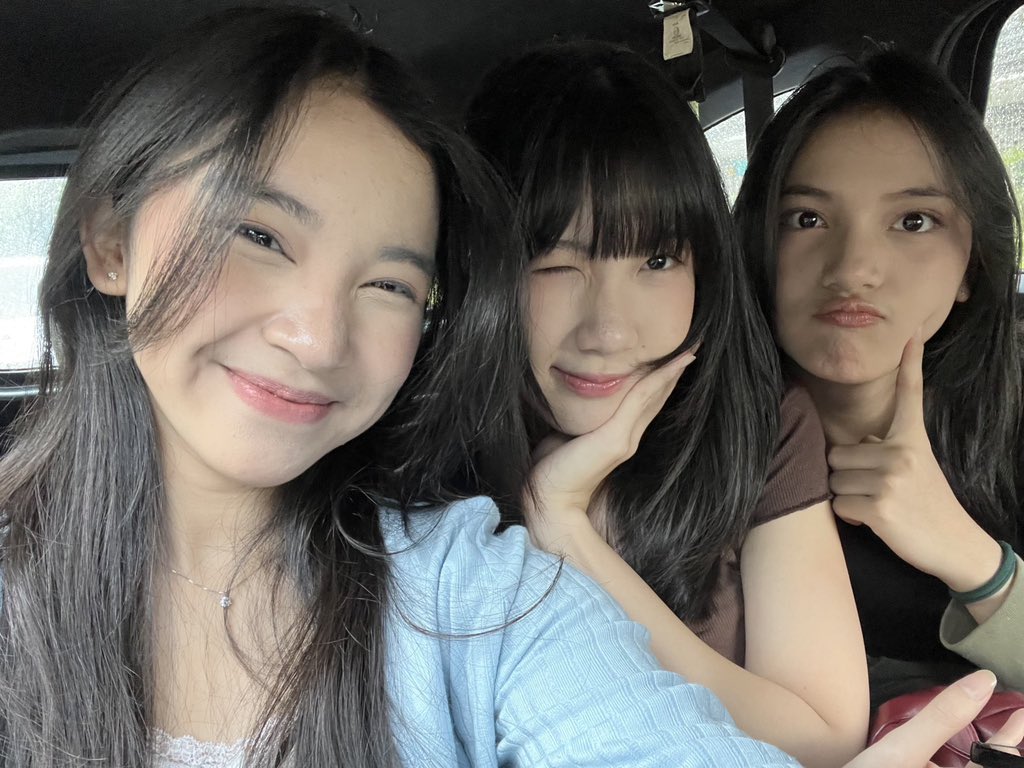 noobrepost48's tweet photo. Intan, Jemima, Virgi https://t.co/0qwvthchdm