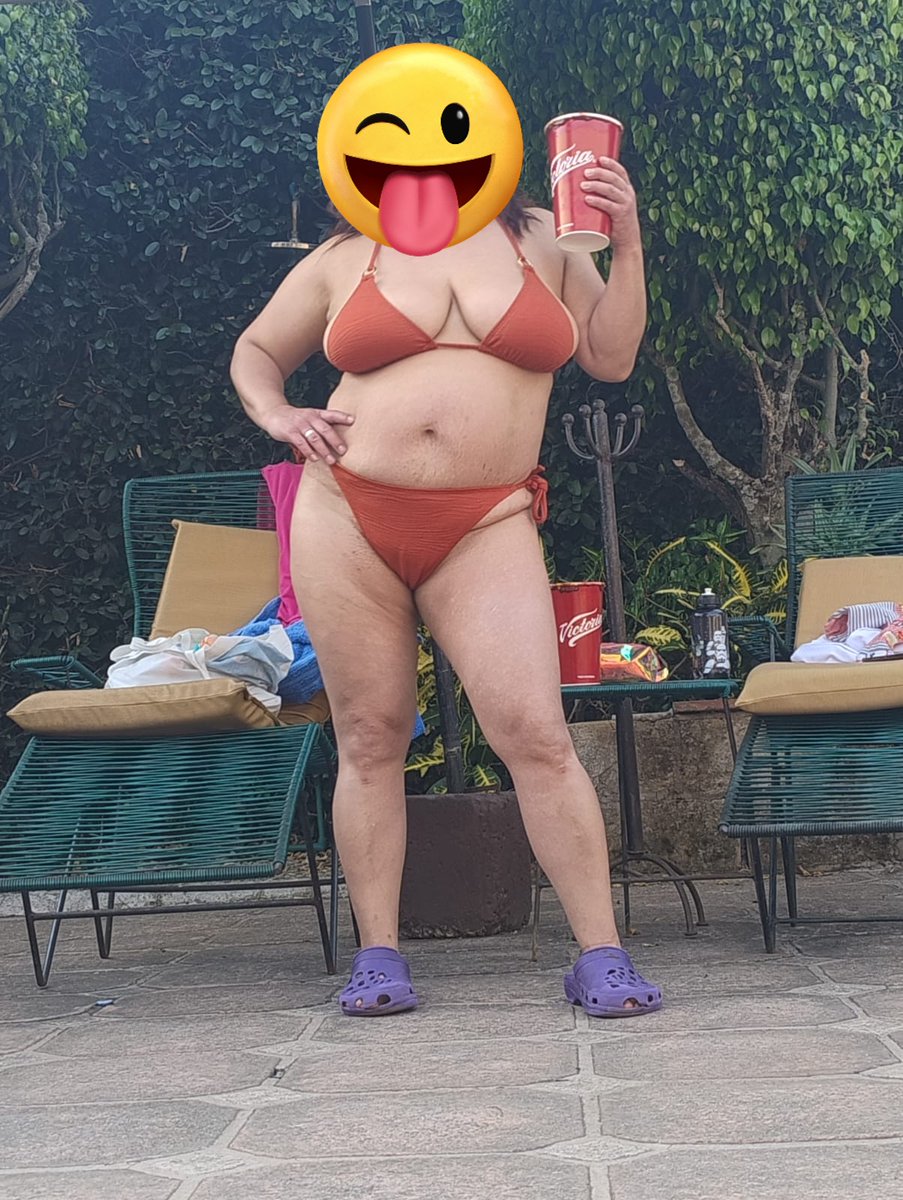 Ayerim1109's tweet photo. Cómo me veo? Aún estoy buena para usar bikini?
Si está publicación llega a mil me gusta, me hago de lado el bikini y enseñó mis chichis y mis labios!!
Ustedes dicen... https://t.co/eryFg0VRuh
