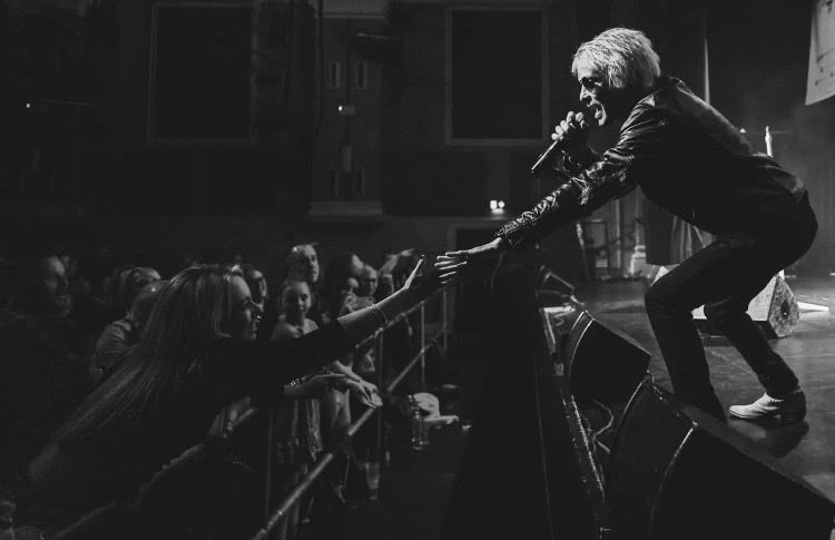 bonjoviexp's tweet photo. “Take my hand… we’ll make it, I swear”.❤️‍🔥

This Valentine’s, fall in love with the noise. 🤘

#ValentinesDay #RockLove #TakeMyHand #BonJovi #Valentine #valentines https://t.co/ztkRiKWgOT