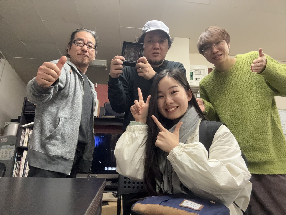 皆さまッ！！
たくさんの応援！！
本当にありがとうございましたッ🕊️🪭

💐#両国国技館 決まりましたッ🎊

最終審査は、たくさんの愛に包まれながら弾き語ることができました🌱
皆んなで掴み取ったよ！！

下北沢CLUB Queにもご報告してきたッ

#宏菜 #ギタージャンボリー2026
#シンガーソングライター