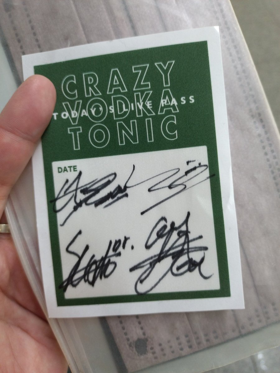 久しぶりすぎたけど）サイン書けたわ！！ って喜んでるメンバーさん達