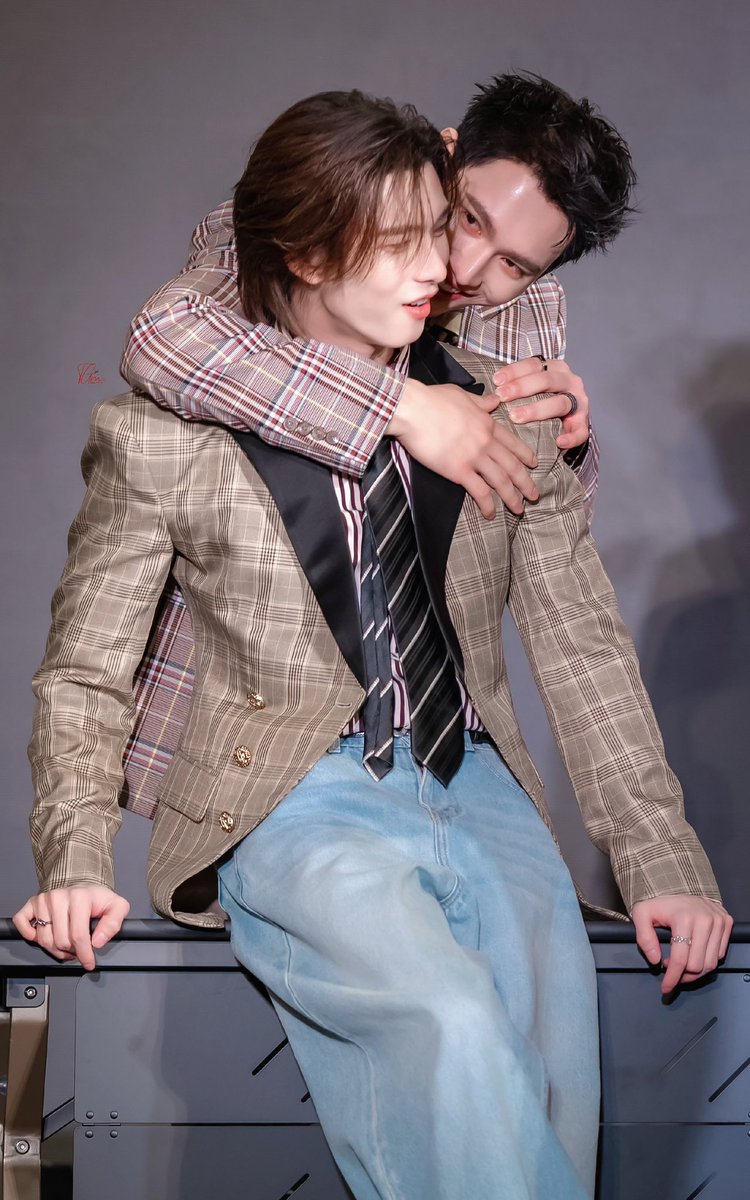 wlpzt's tweet image. Watching Pooh and Pavel together is the most beautiful way to celebrate love this Valentine’s Day.

PPVSP JULAHERB VALENTINE DAY

#JHXPPSPLovePeriod