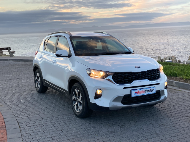 AutoTraderSA's tweet image. If you're lucky enough to have a R300k new-car budget, which of these #hatchbacks, #sedans and compact SUVs will you choose? Tell us which one gets your vote, and why! bit.ly/BestNewEntryLe…