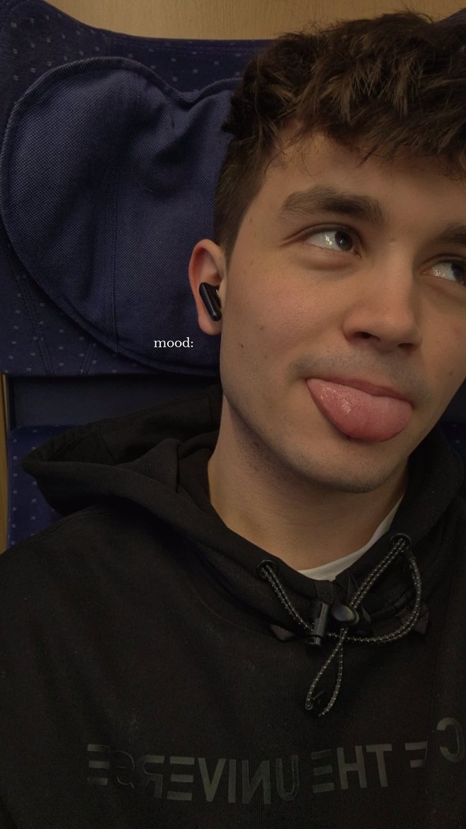 Ich fand mich grad schon bissi cute ngl :3👉🏼👈🏼

Viel Kraft an alle die heute alleine sind! 
Gebt in aller erster Linie mal euch selbst mehr Liebe!