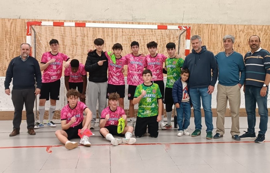 Gaudint del gran partit del cadet de #Futsal <a href="/espanyol_futsal/">Futsal Espanyol</a> 
4-4 #RCDE