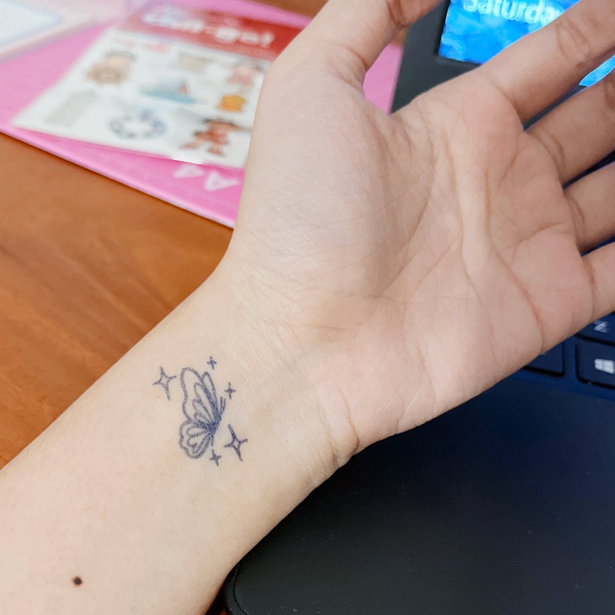 dayuledys's tweet photo. Btw abis pasang tato fruit ink, hehe. https://t.co/9g80ZNq9PJ