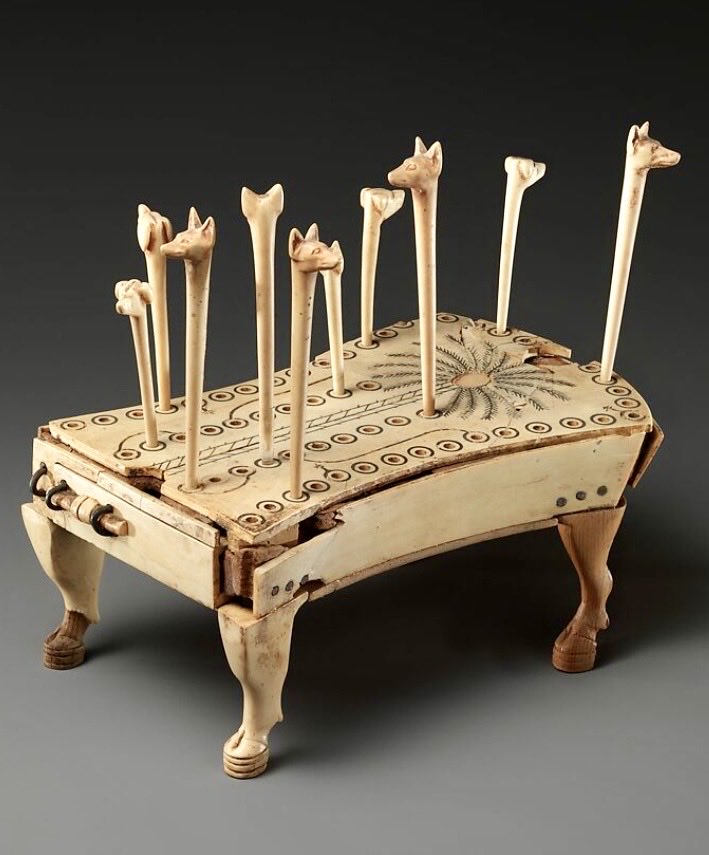 AlisonFisk's tweet image. This Ancient Egyptian board game is almost 4,000 years old! 

Known as ‘Hounds and Jackals’ or ‘Game of 58 holes’, its original name is unknown. It’s suggested it was a game of chance played in a similar way to ‘Snakes and Ladders’.

📷 The Met metmuseum.org/art/collection…