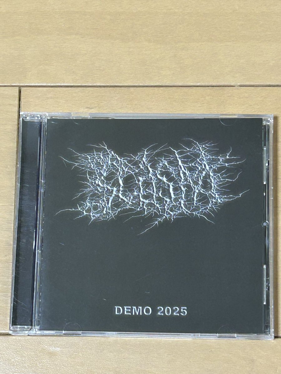 meraudersin1's tweet photo. 昨日到着したCD
SCASM/Demo 2025
AMPUTATED VEINさんからの入荷ニュースのポストで「WAKING THE CADAVERのメンバー擁する〜」の文字を見てソッコーでチェック。聴いてみたら「ドンピシャ」のキャッチーSlamming Death Metalで即買い。コレはヤバい。Beatdown好きにもオススメ!
#amputatedvein
#scasm https://t.co/4DnCQFtXhD