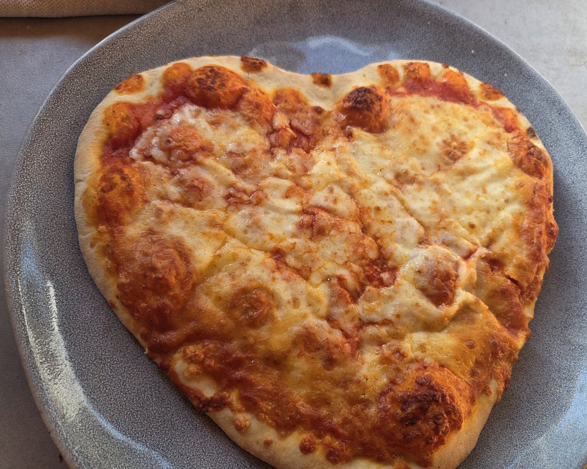I cooked this pizza heart for the twins last night They loved it 😄 pizza ❤️😆