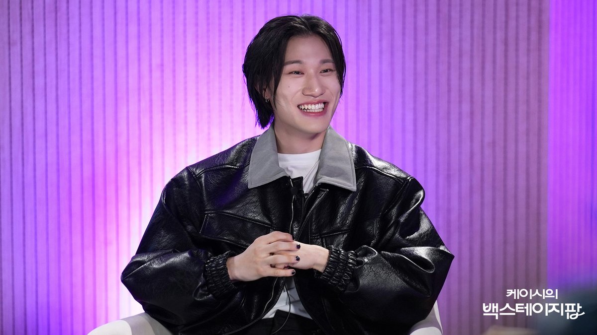 studio_donuts_'s tweet image. 두 번째 게스트 방예담님과 함께한 백팝🫶
스디는 유명한 &amp;gt;방예담 사랑단&amp;lt;임

레전드 팝 라이브 토크쇼🎙️
[케이시의 백스테이지팝]
목요일 오후 6시 | 유튜브 스튜디오:D

#방예담 #BANGYEDAM @_YEDAM_OFFICIAL 
#케이시 #Kassy
#케이시의백스테이지팝 #BackstagePop