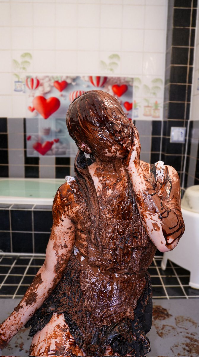 月島なる tweet media