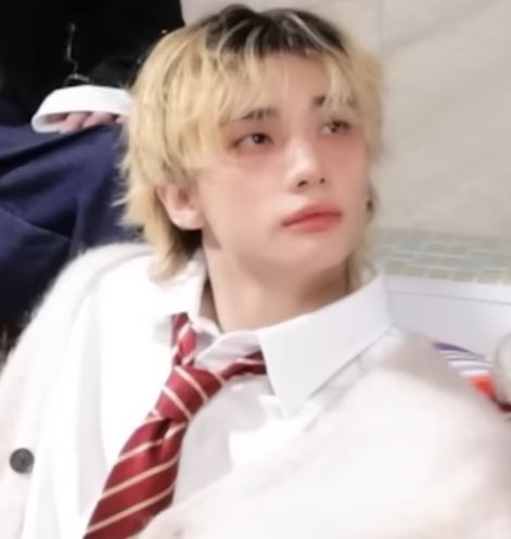 Hyunjin? 🥹                          Also Hyunjin 😭