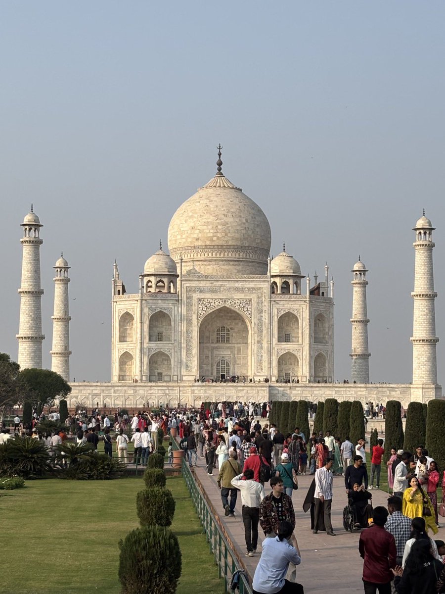 Amaranth_999's tweet photo. インドに行ってきた！🇮🇳
建築美も街（デリー）の無法地帯感も良かったけど、車酔いで自律神経乱れたのか体調崩したことだけが悔やまれる…
日常生活では元気なのに旅行とか出先で熱中症やら気持ち悪くなることが最近多い https://t.co/SjxdcfquxY