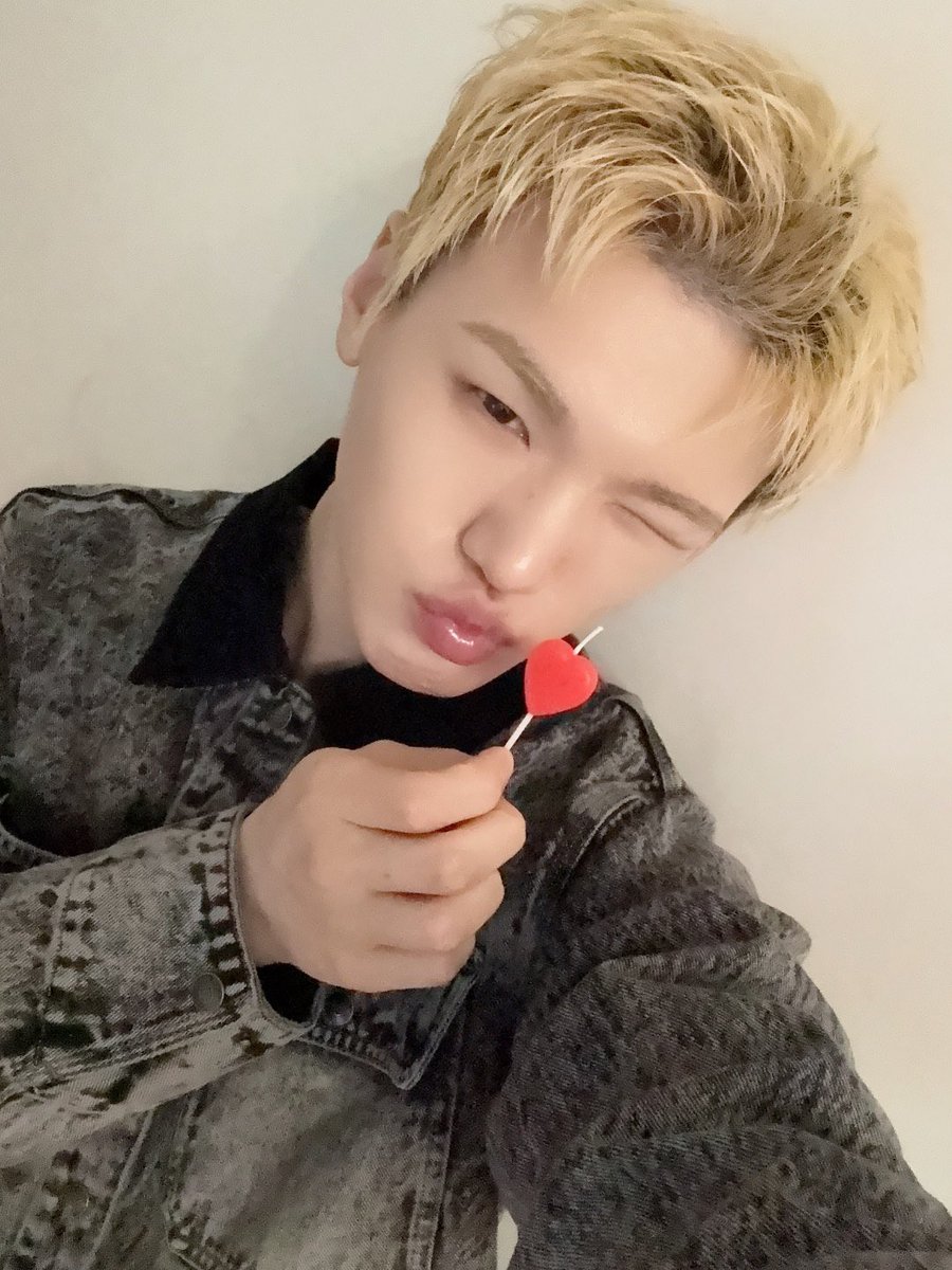 JUSTB_Official's tweet photo. JUSTB Happy Valentine's Day Photo🎁💖

#JUSTB #저스트비 https://t.co/na3F1TTLtH