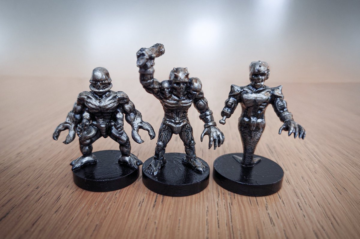 たろすけ tweet media