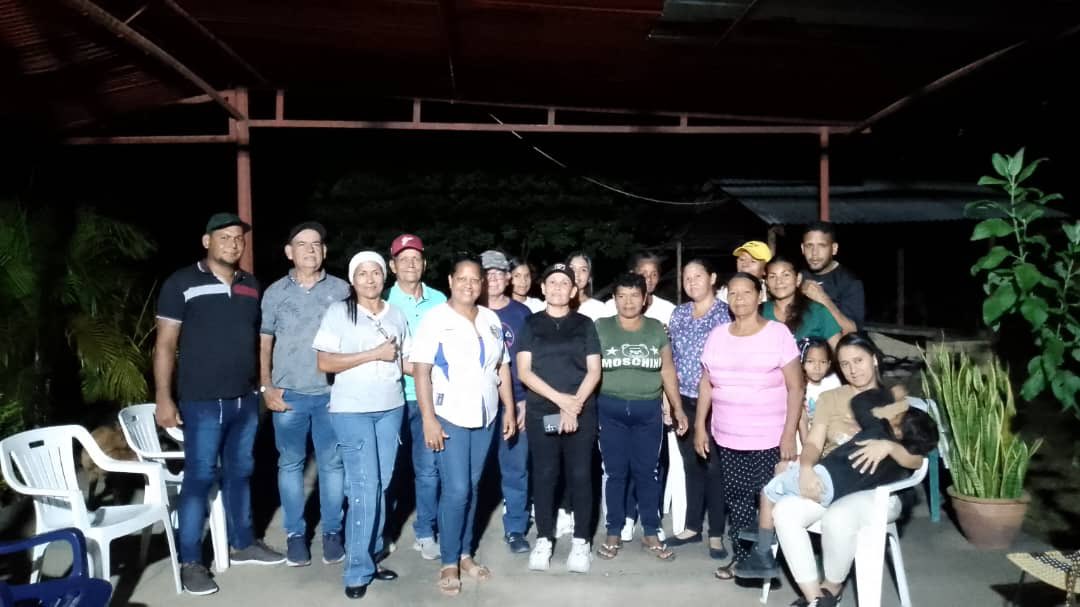 13 Feb | Conversatorio con nuestra gente de la calle San José , Parroquia Chaguaramal, Municipio Piar, informando sobre el acontecer político en el país y desarrollando el plan de activismo nacional con éxito.¡Seguimos ADelante!