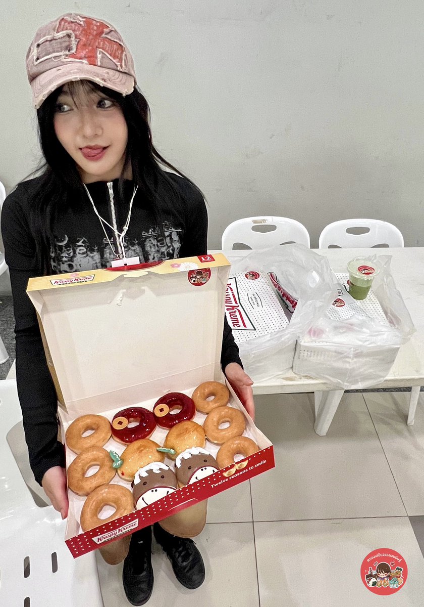 JennisProject's tweet image. วันนี้ทางบ้านได้จัดส่ง Food Support ให้กับเจนนิษฐ์ และ Team D Maniac Studio ที่งาน #WorldOfDanceThailand นะคะ ☺️

*เนื่องจากเป็นการจัดส่งที่ไม่มีเวลาเตรียมตัวนาน จึงใช้เป็นเงินส่วนตัวของแอดมินในการจัดเตรียมนะคะ

#WODThailand2026
#กองเสบียงของเจนนิษฐ์
#JennisOprasert #เจนนิษฐ์