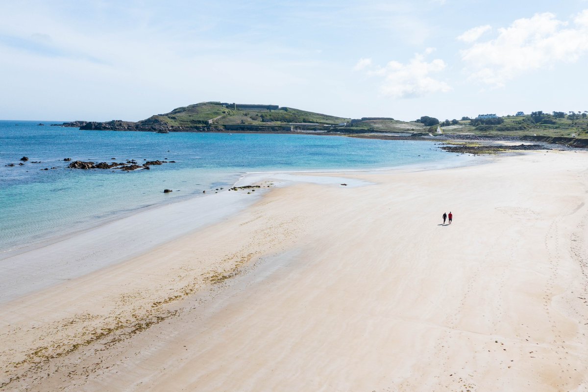visitalderney's tweet photo. 💕 Happy Valentine’s Day from beautiful Alderney 💕

From Braye Beach strolls to lighthouse sunsets, every moment feels special.

Tag someone you love ❤️ What’s your favourite romantic spot?

#ValentinesDay #Alderney #ChannelIslands https://t.co/BQEsAH5WaI