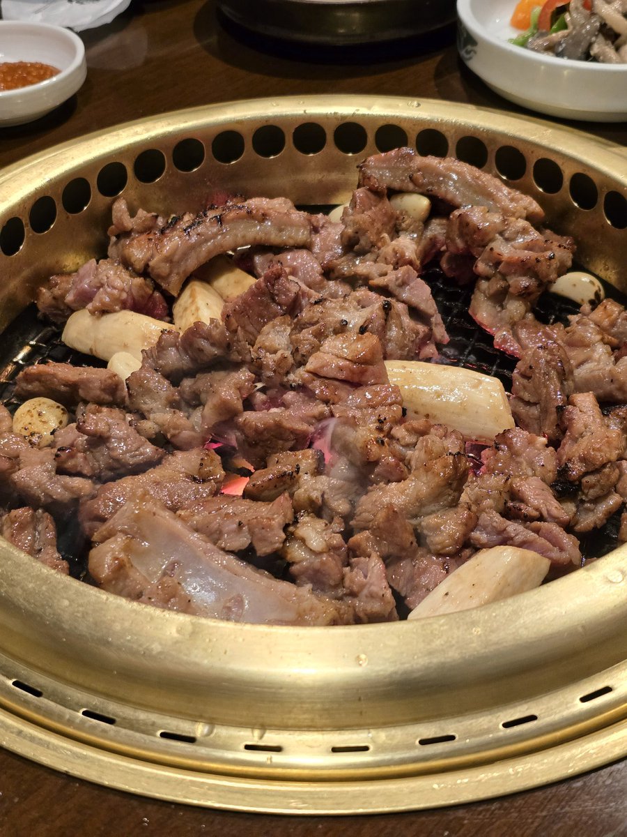 이제야 먹는 첫끼…🥲