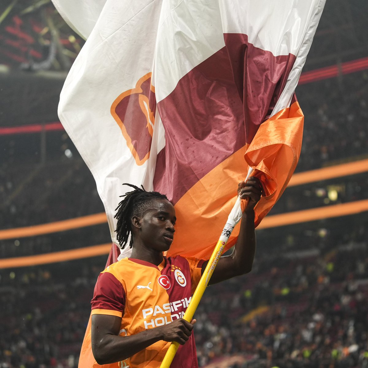 galachannel tweet media