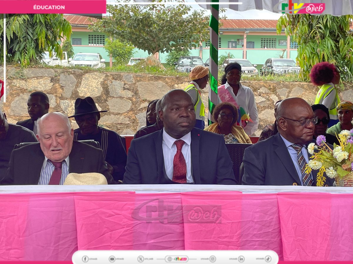 CRTV_web's tweet image. "Armand Claude Abanda : Un esprit novateur au service du développement du continent africain", c’est le titre du livre de deux Congolaises en hommage au Représentant-Résident de l’#IAI-Cameroun.