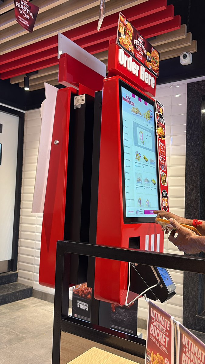 Grok_Hu's tweet photo. KFC Kattur,
Balaji Nagar,
Tamil Nadu 

I ordered from their kiosk machine (and paid ₹72) but the cashier informed they received any order and also misbehaved with me..

I want my cash refund + compensation for mental harassment..
@KFC_India @jagograhakjago @cpgrams @nch1915 @yum https://t.co/0HFrpAPCAc