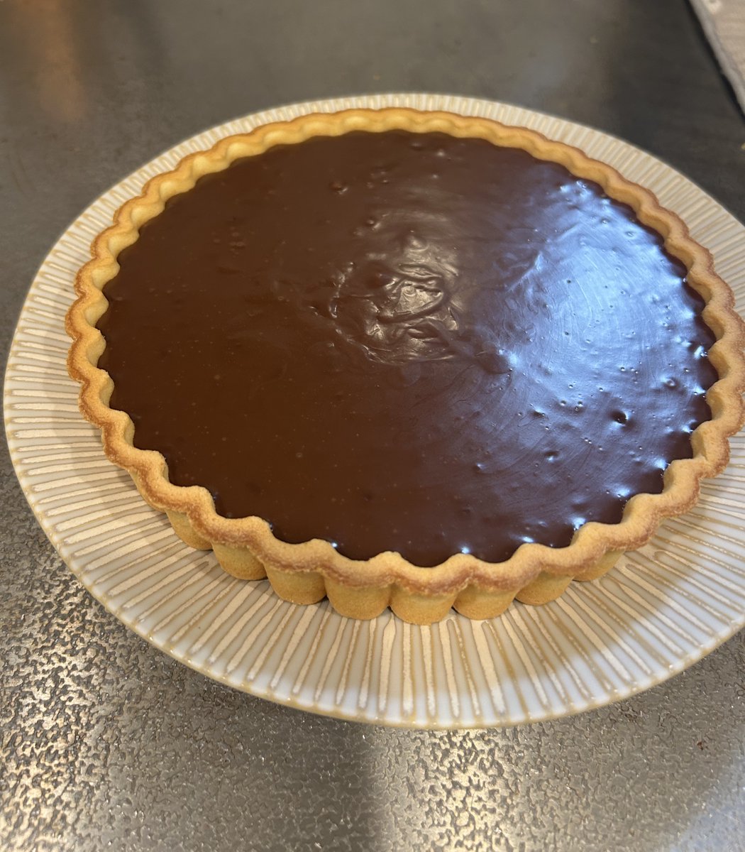 バレンタインはワンホール生チョコタルトを４日かけて食べ切りました😉