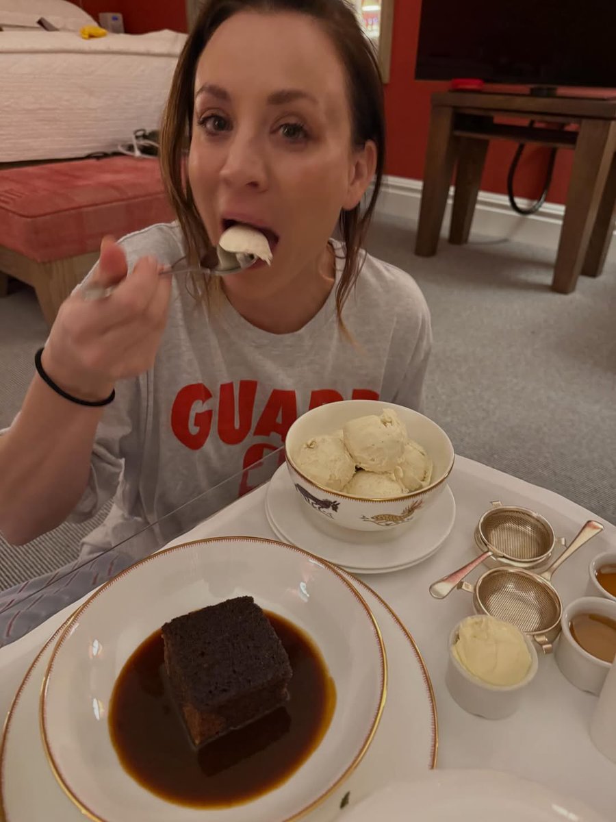 Kaley Cuoco 💎 tweet media