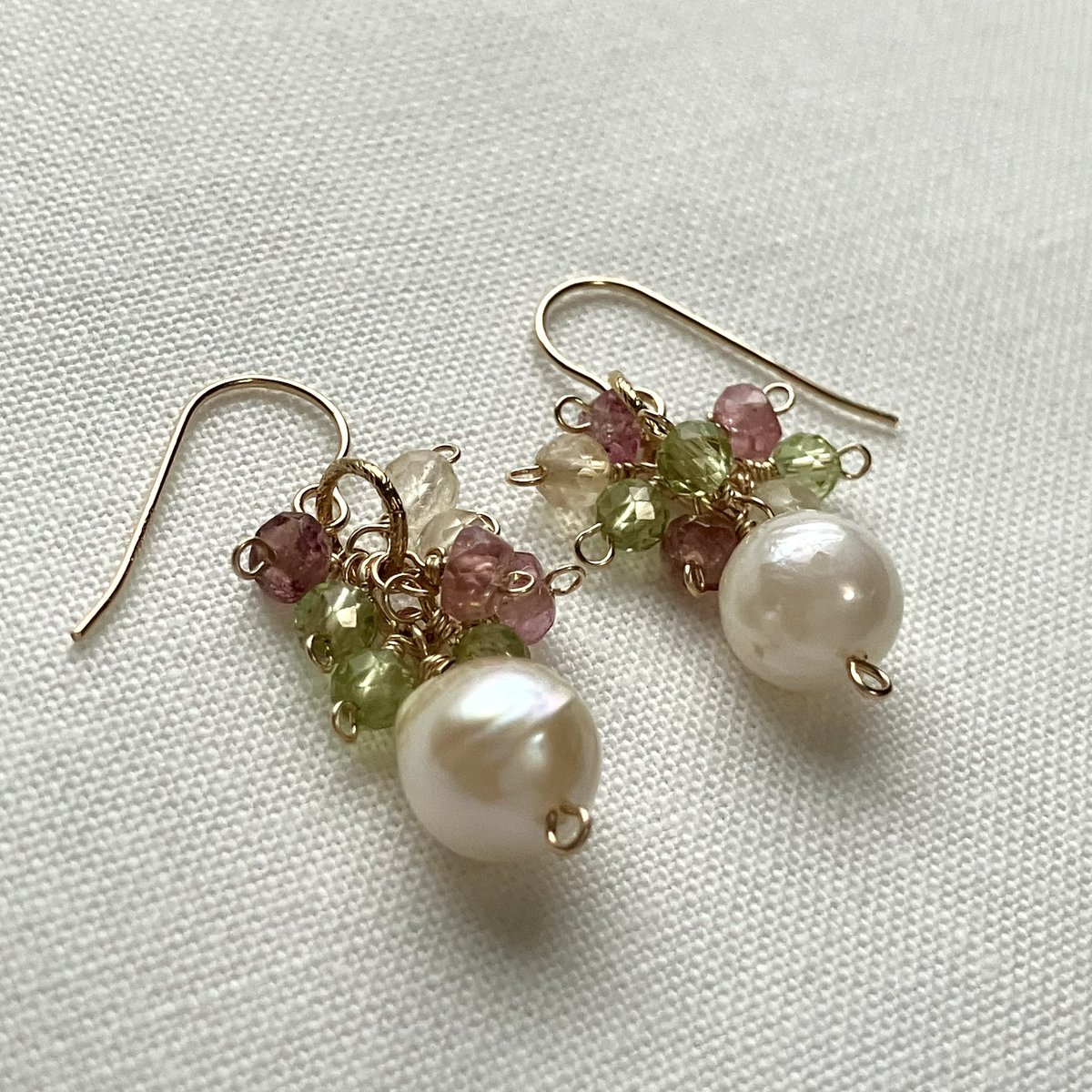 koharunoheya's tweet photo. 春らんまんアクセサリー
15日(日)くらいから
BASEにて販売する
予定でしたが

事情がありまして
20日(金)くらいから
販売する予定になりました

同時に桜シェイプの天然石を
使ったピアスも販売したいと
思っています🌸

どうぞよろしく
お願いいたします☺️

#天然石 
#14kgf https://t.co/uRlTbcr4iT