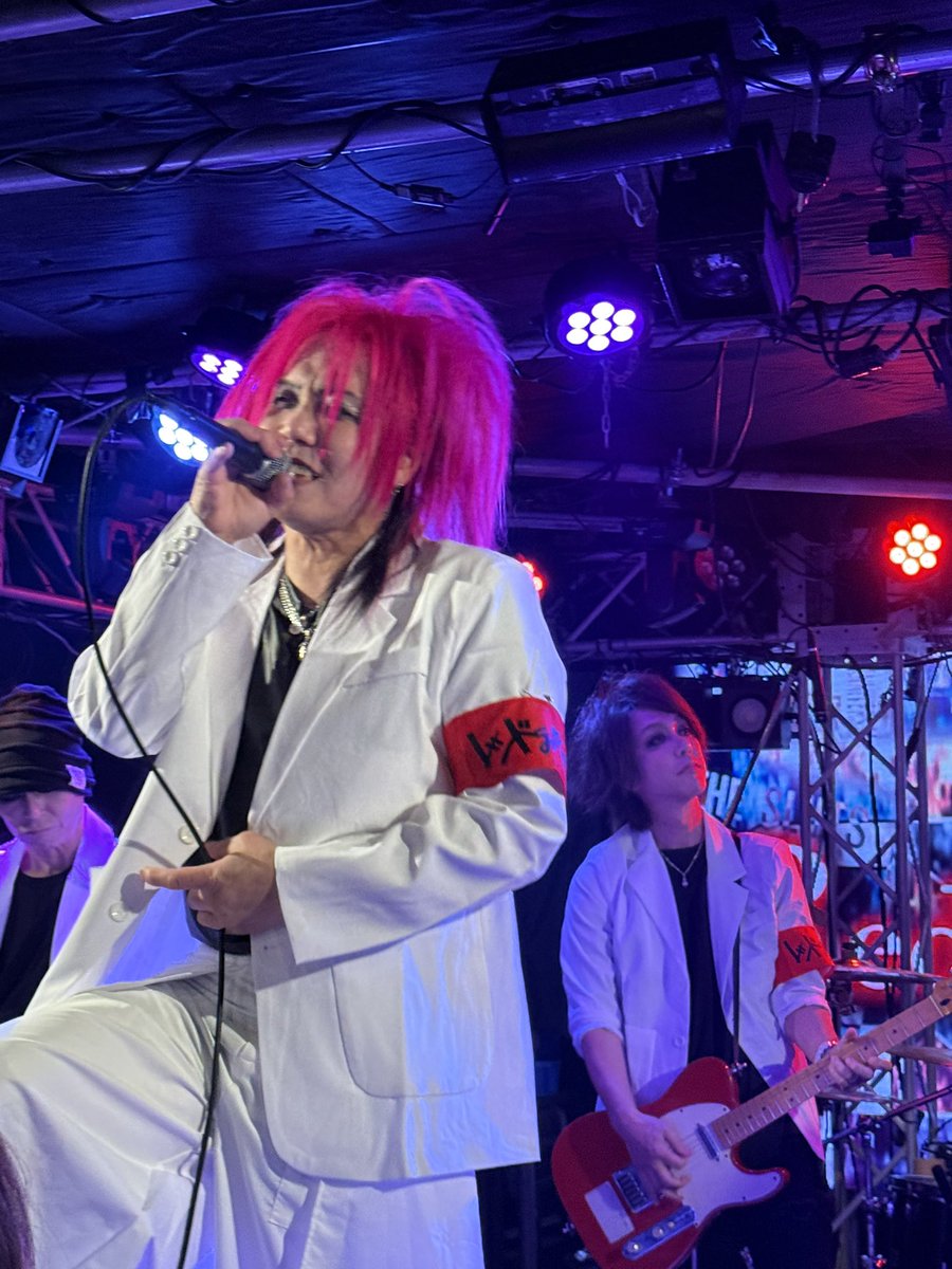 condorian_yuga's tweet photo. RED TAIL CATのライブへ
まさか行ける日が来るなんて
死異紋危異時代の曲もやってくれたし、感無量です
LUCYさん、ありがとうございました
#RedTailCat
#死異紋危異
#LUCY https://t.co/ZTnEP5izQB