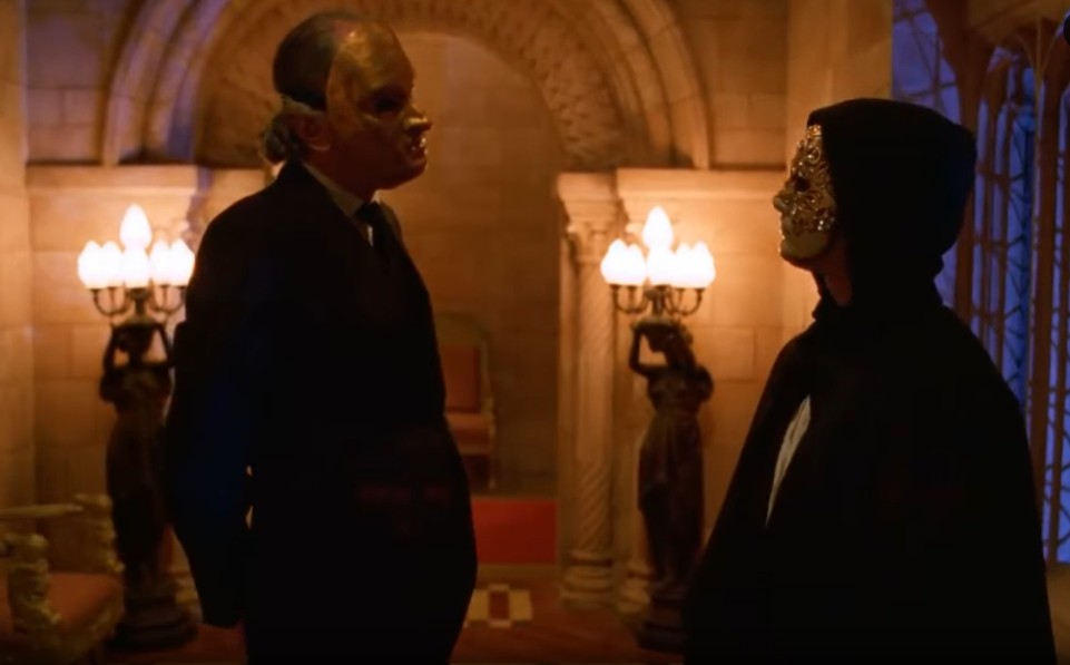 LandlordLinks's tweet photo. .#BobHope is trending and so I thought I'd ask if you knew that Stanley Kubrick made one of the masks for 'Eyes Wide Shut' in his likeness? https://t.co/ZnWFaarbRk