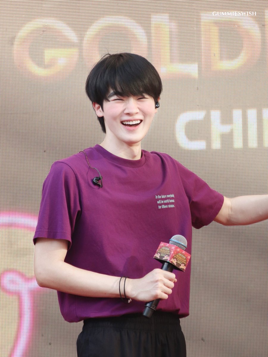 BT_Baitoey21's tweet photo. ชาวมุ3ขวบแล้ว ยังหลงรักหนุ่มเสื้อม่วงงานตรุษจีนเหมือนเดิมเลย รอยยิ้มที่ทำให้ยิ้มตามได้ทุกครั้ง ขอให้ปีนี้เป็นปีที่ดีของพี่บอม ไม่ว่าพี่บอมจะเลือกเส้นทางไหนจะมีชาวมุคอยให้กำลังเสมอ ดีใจมากที่ได้อยู่ด้อมนี้ รักพี่บอมน๊าา #HBDชาวมุ3ขวบแล้วนะ #ชาวมุ #ValentinesDay #bommu https://t.co/9x9Y20WR9P