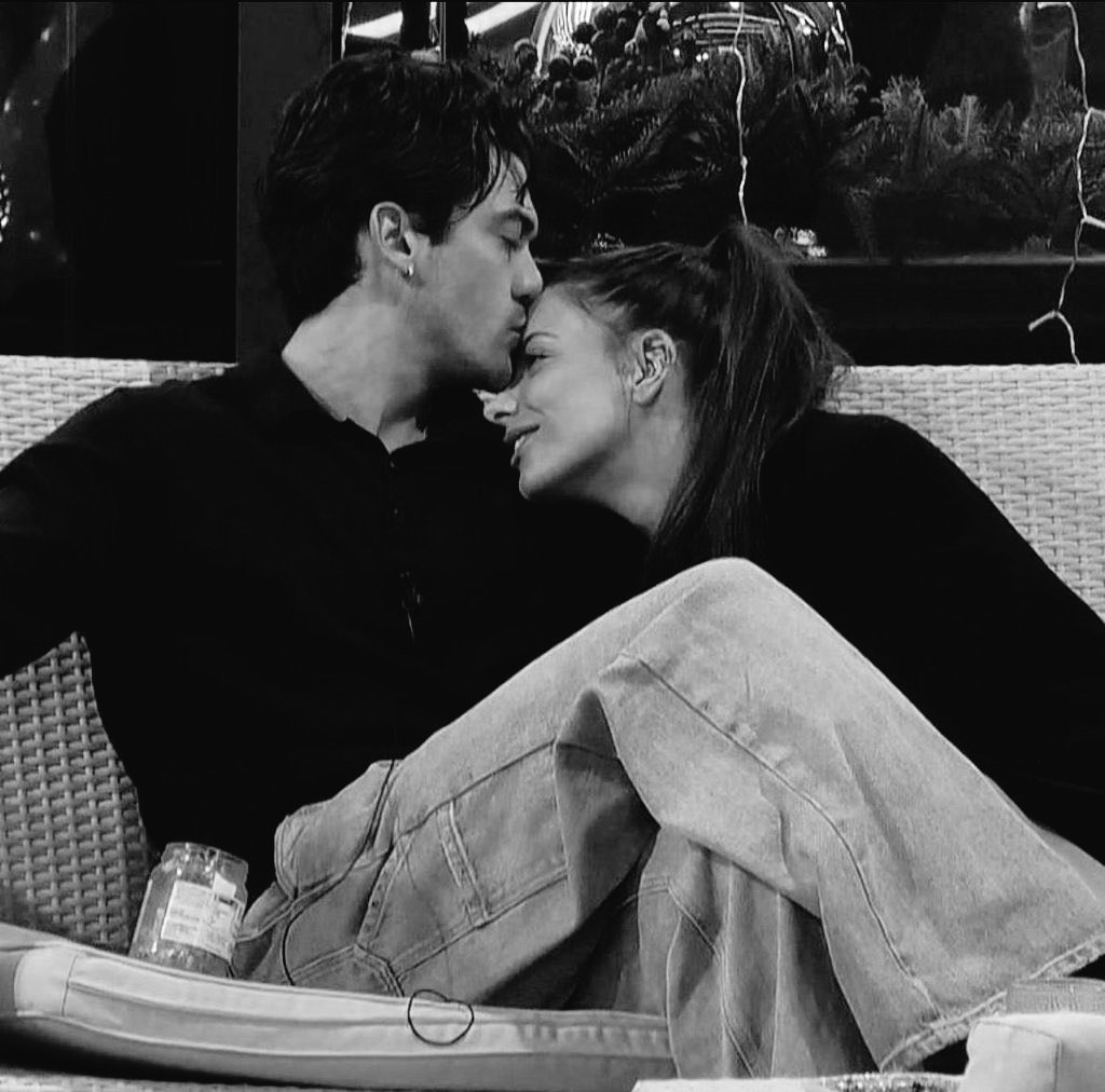 Il mio S. Valentino fa schifo ma almeno so shippare bene #incorvassi #Tommavi #jonita #grandefratello