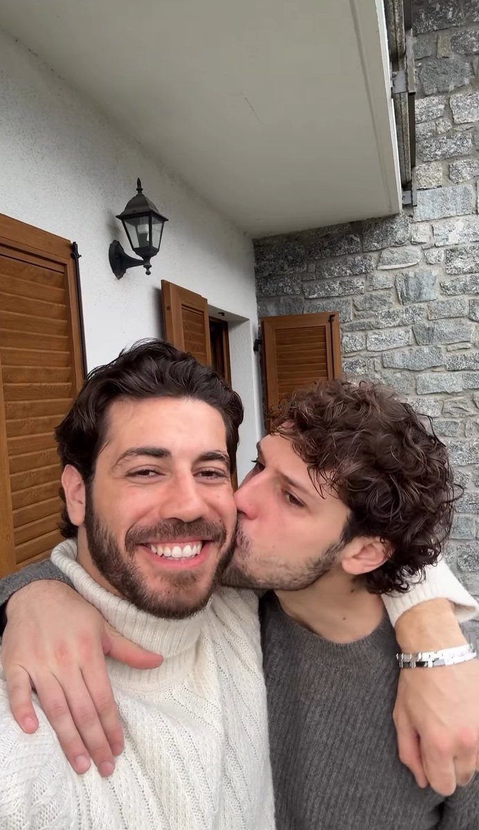 Leila_KJ's tweet image. Tutto giusto 😝🏡
Queste amicizie mi fanno volare proprio 🫶🏻
#Rashmer #Mamer