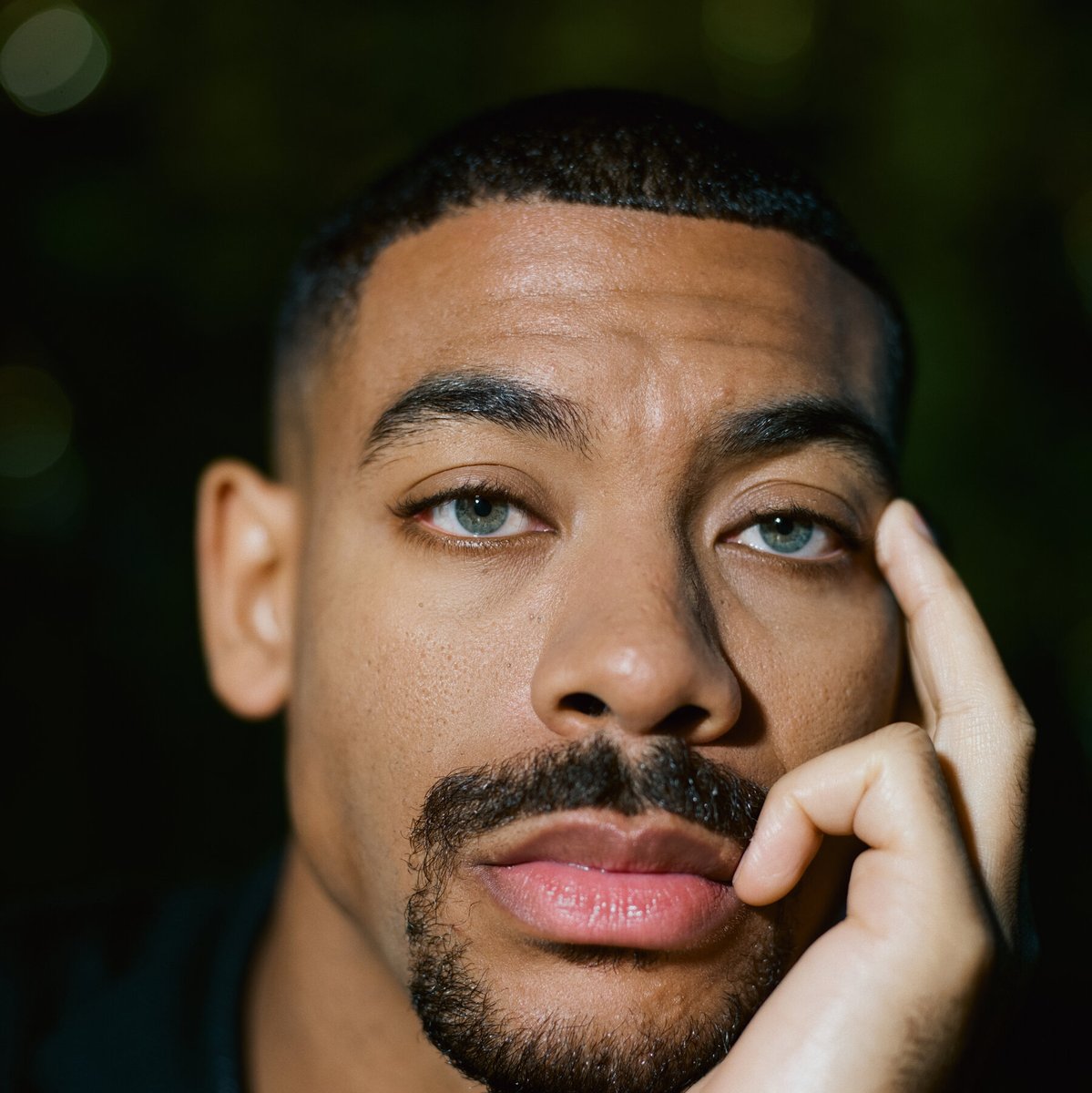 Shine Comics tweet media