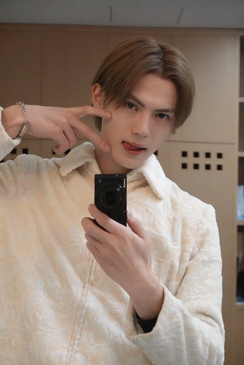 🤎🏰🍫🕯️🥀🍪🤎

Happy Valentine’s Day‼︎🤍

#簡秀吉