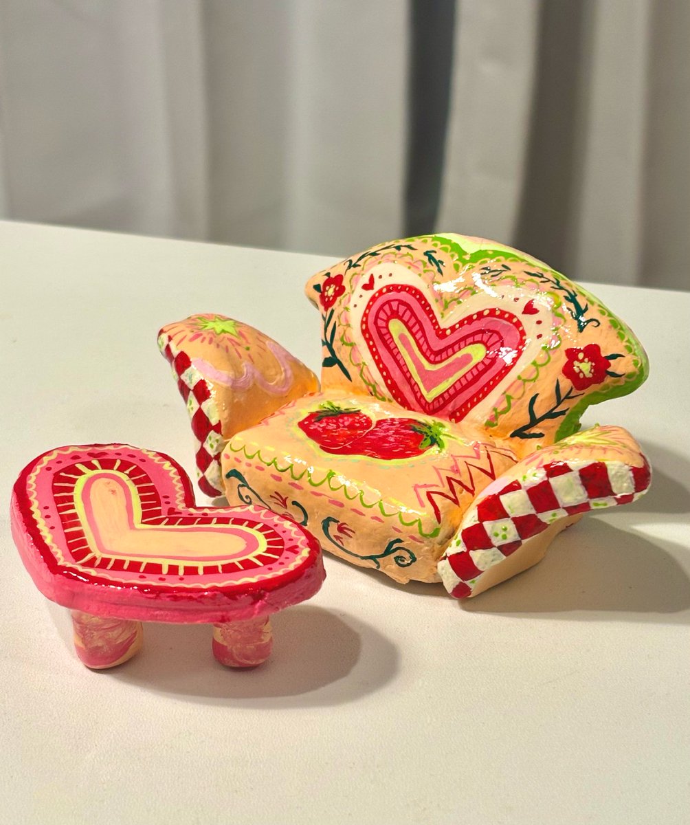 ちょっと余った粘土で机も作った🫶
#365DIYtheme ＃ハンドメイド