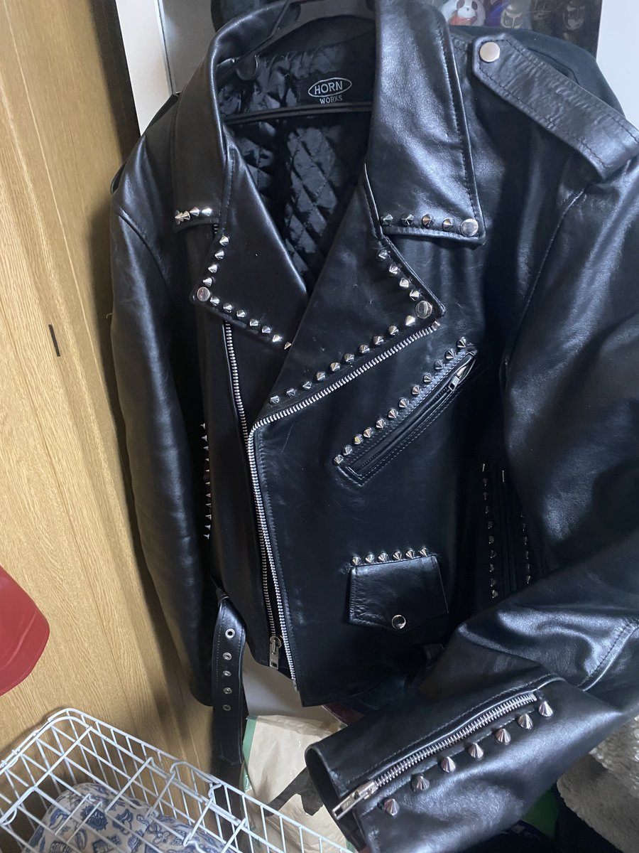 控えめで普段使いが出来る 自分用の鋲ジャンを目指し､ 3着目作った