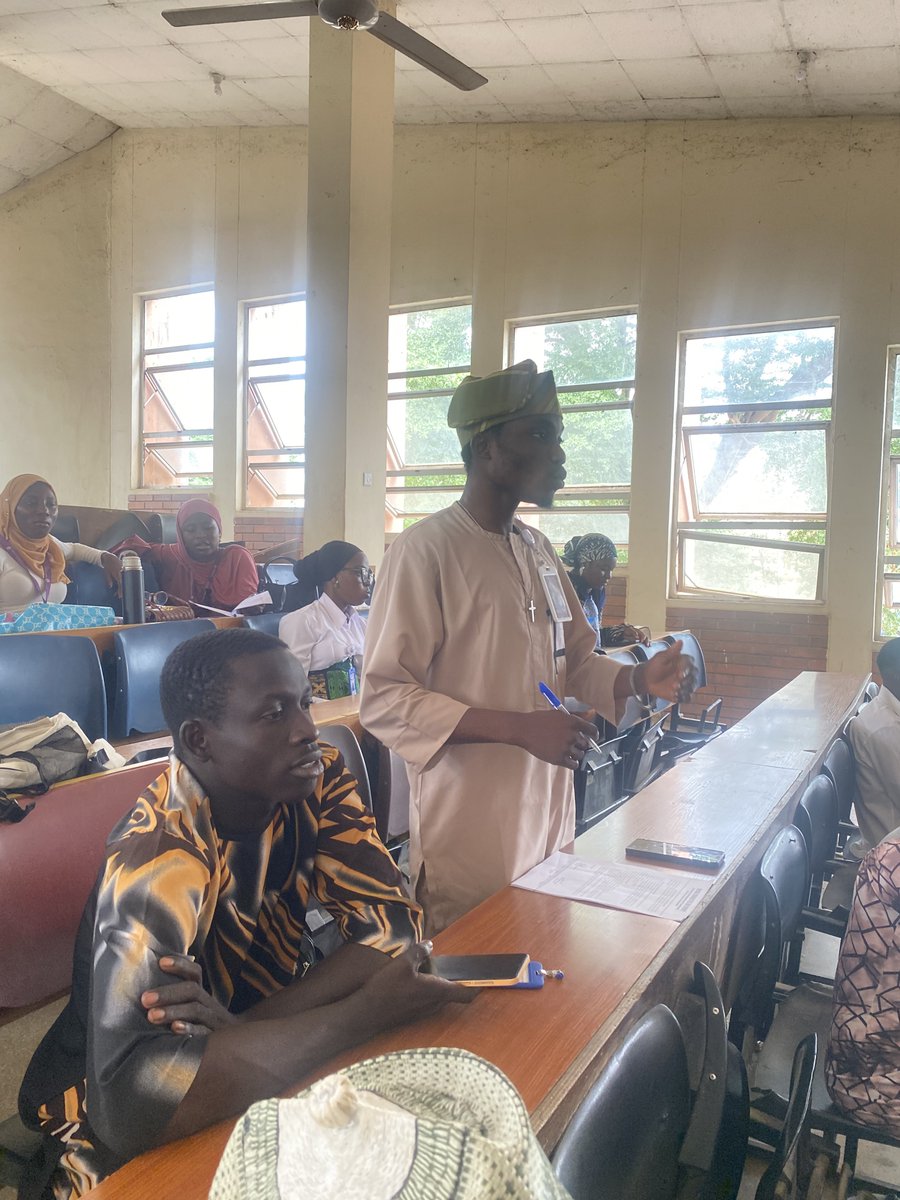 🚨HAPPENING INSIDE THE SENATE 

Senator Mathew Afolabi giving an observation about the Bugdet that was presented by the SUG Director of Sports 
#FutminnaSRA
#4thSitting 
#bosso