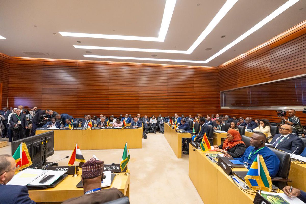 MosesVilakati's tweet photo. We reviewed outcomes from #COP30 and #ACS2 and assessed progress on Africa’s climate and carbon markets agenda. Let us turn commitments into action for food security, resilience, and inclusive growth.
@WilliamsRuto @ymahmoudali

#CAHOSCC #AUSUMMIT2026 #ACS2 #ACS3 #COP31 https://t.co/A9BF9efdxe