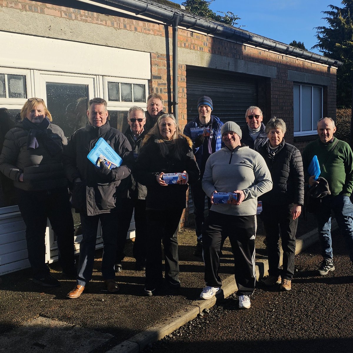 RozMccall's tweet photo. Fantastic morning in Glenfarg & Kinross with the best team! 🏴🗳️
The message is clear: people are fed up with 19 years of SNP failure and their relentless tax grabs on working families. 💸🛑
Bring on May - it’s time for common sense for a change! 💙
#CommonSense #TeamRoz #Kinross #Glenfarg @ScotTories