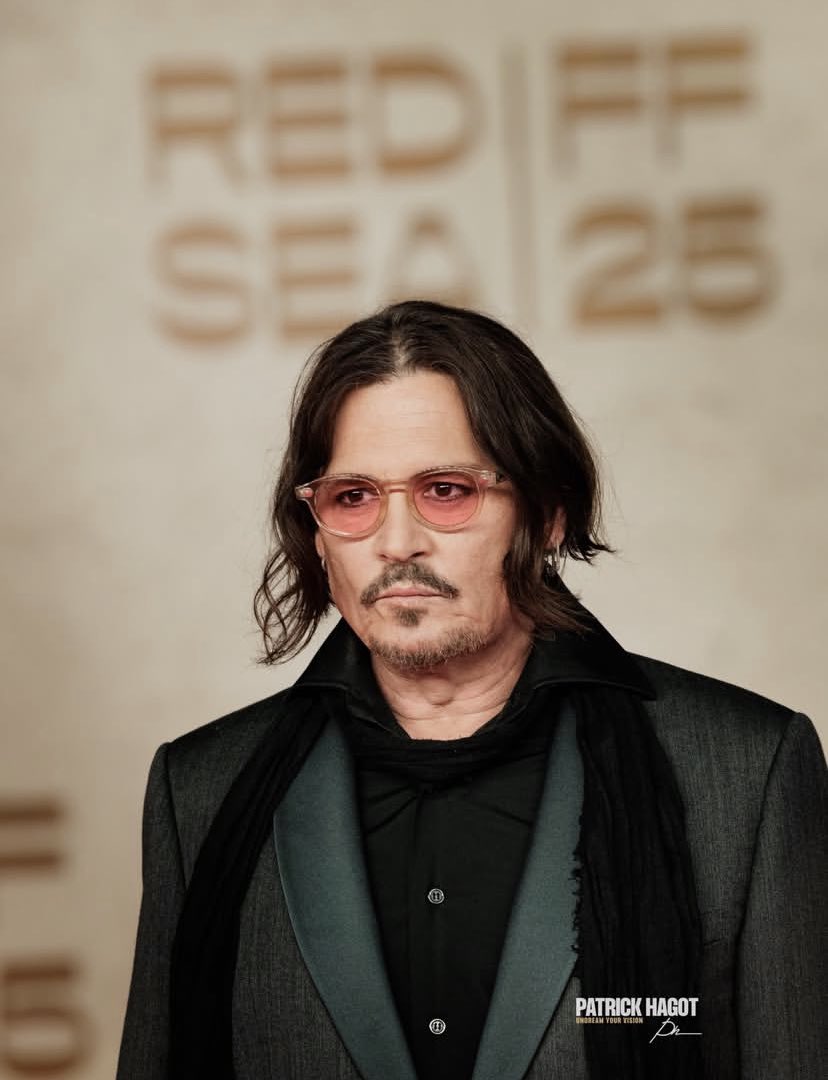 Johnny Depp tweet media