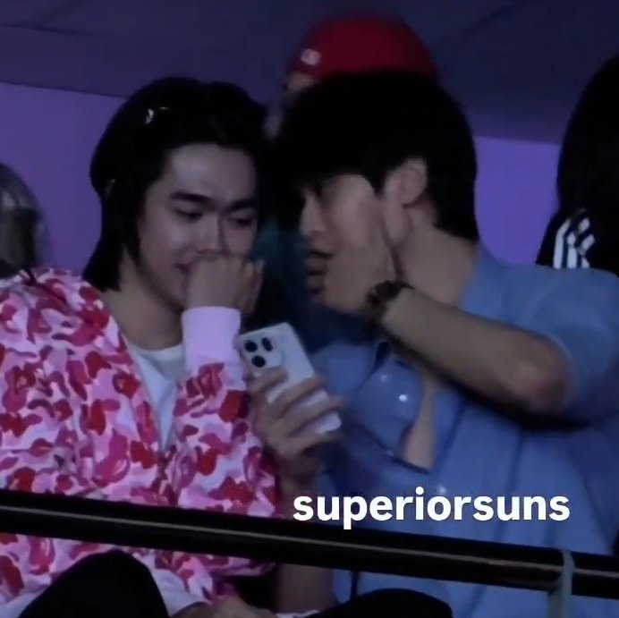 JASPER 2ND RISENSHINE
#RISERCONCERTD2 #aouboom #JoongDunk

The idol                                     The Boyfriends