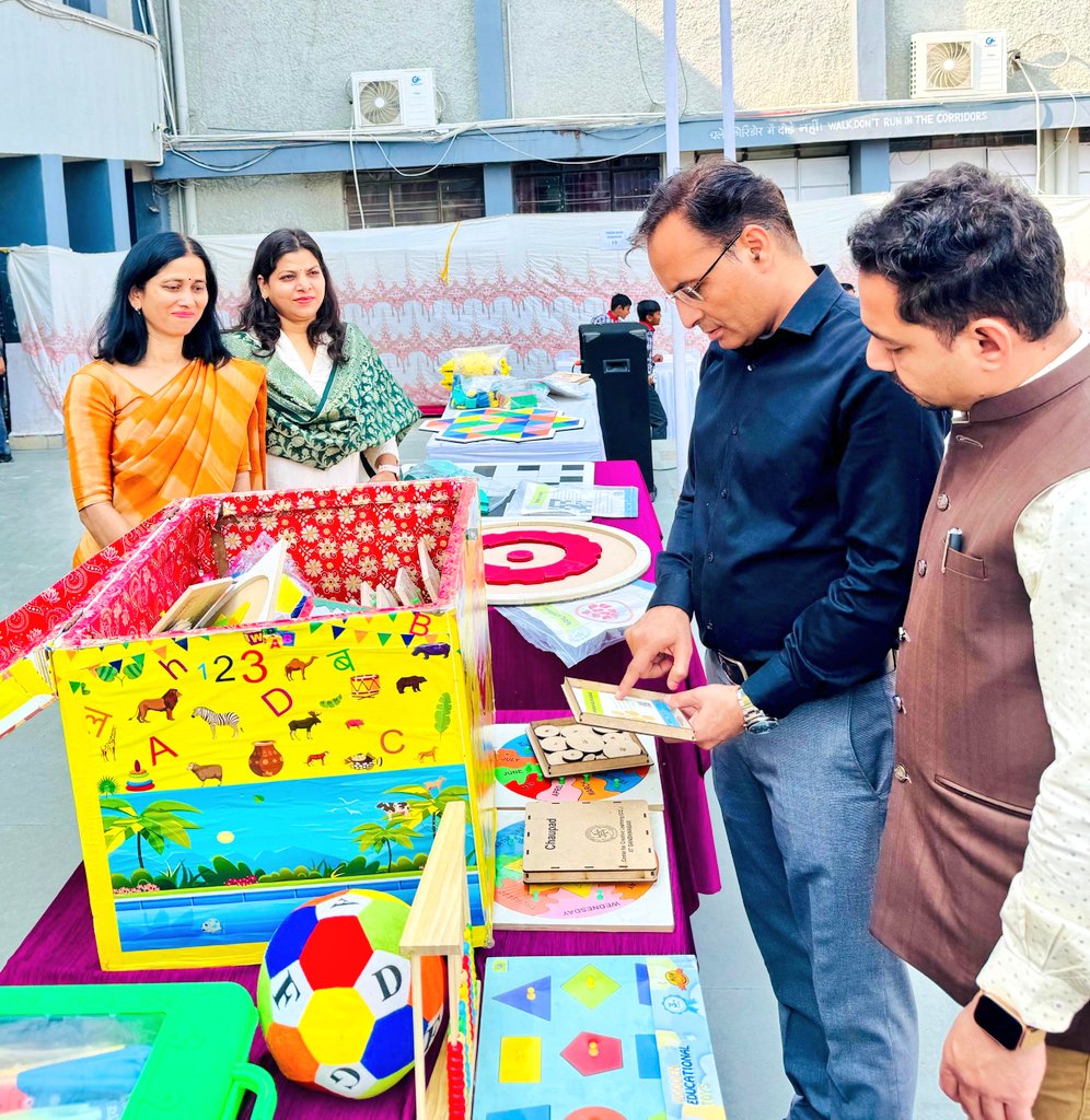 KSabarmati's tweet photo. Celebration of Baal Mela at PM SHRI KV Sabarmati under PM SHRI scheme, piller VI- community participation.
#PMSHRI #बालमेला #community_participation #KVS
@EduMinOfIndia @KVS_HQ @drmadiwr @AhmedabadRo @cbseindia29 @PIB_India @PIBAhmedabad @PIBHindi
1/n https://t.co/xCDnhGAyXn
