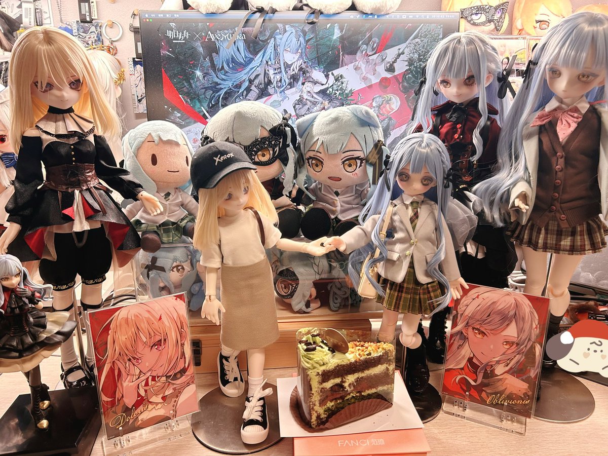 #ういさき #初祥 【初祥】想不到吧其实妆毛衣服都是小初自己手搓的（（
（附一张初祥娃娃们希望两小只在每个世界都能幸福💙💛
（小祥生日快乐🎂💙